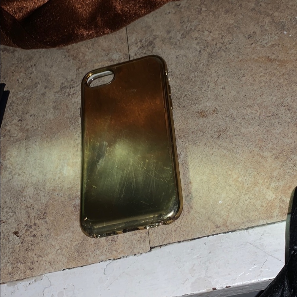 Gold iPhone 8 case